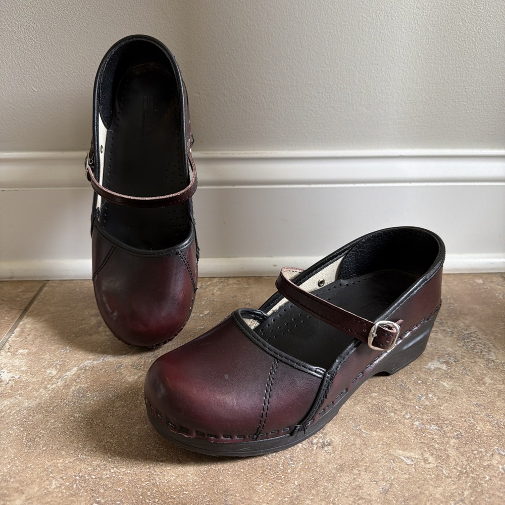 Bjork Swedish Clogs Mary Jane Shoes Burgundy Leather EU 39 US7.5-8 Comfort Clog